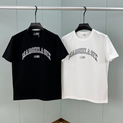 MM6 Mai*son Marg*iela. Spring/Summer 2025 New Collection – Short Sleeve T-shirt with Letter Logo Print Design