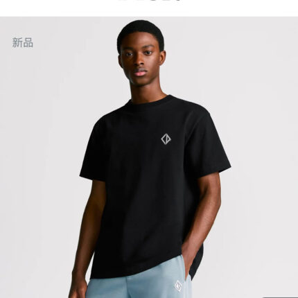Di*or Spring/Summer 2025 New Collection: Short-sleeved T-shirt with CD Diamond Floral Embroidery Design on Chest