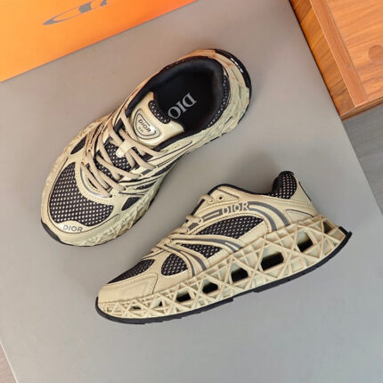 Di*or's 2025 SS new style sneakers featuring stylish hollowed-out sole design and casual style.