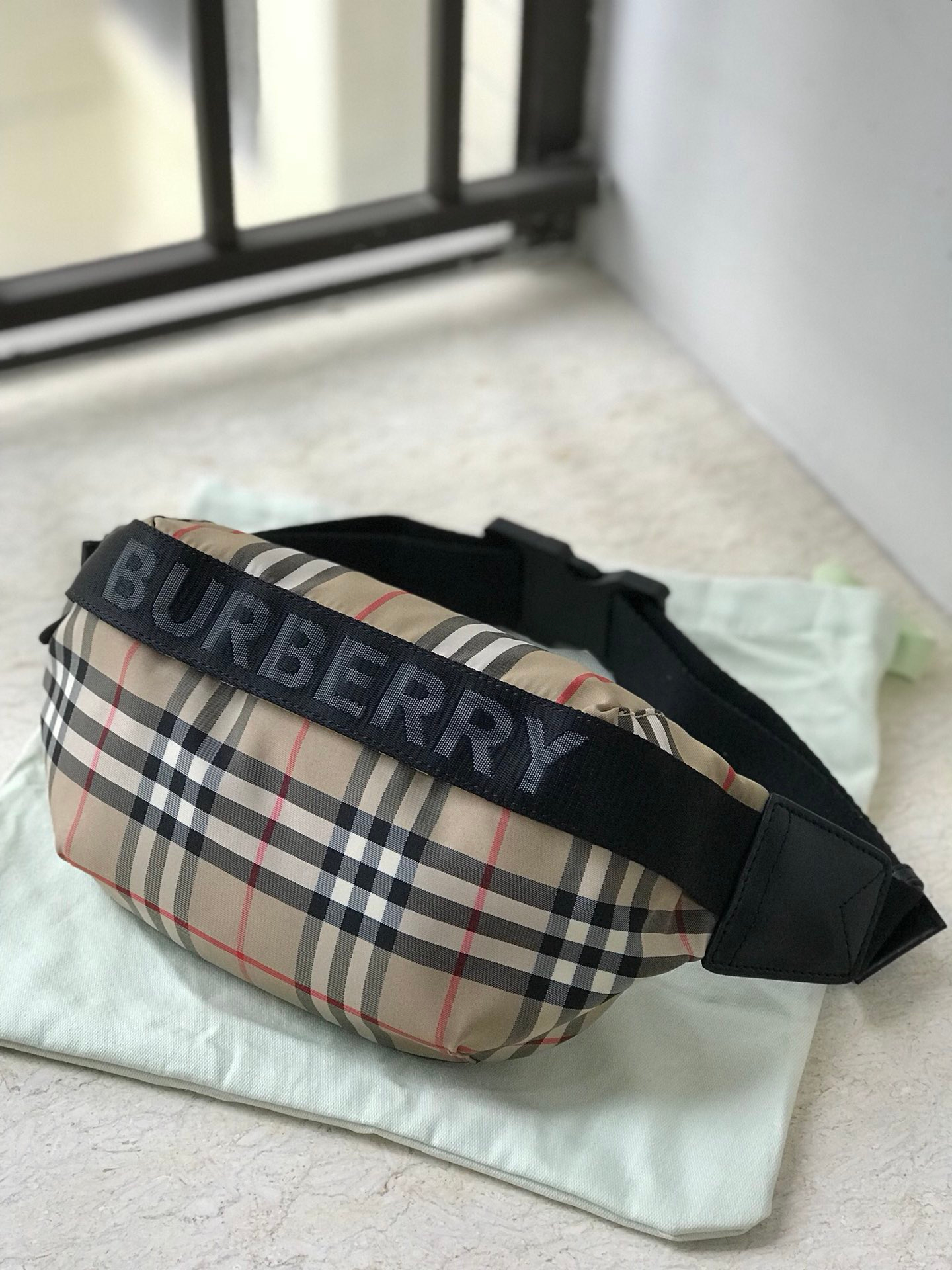 Burberry Bag – Montanamode