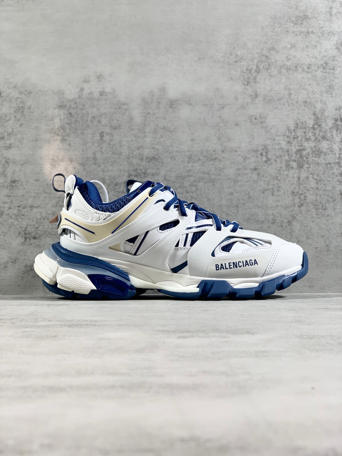Balenciaga Sneakers – Montanamode