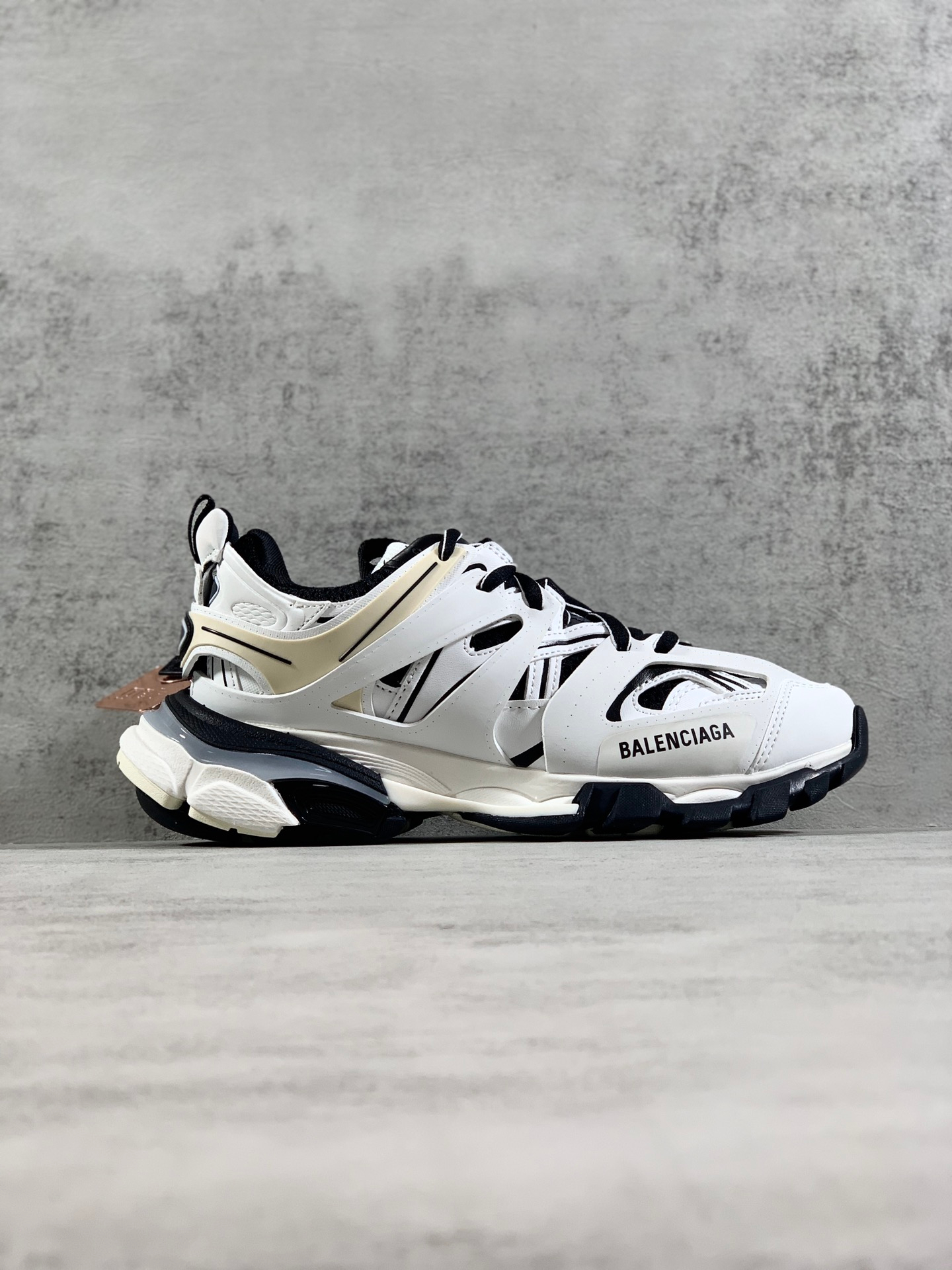 Balenciaga Sneakers – Montanamode
