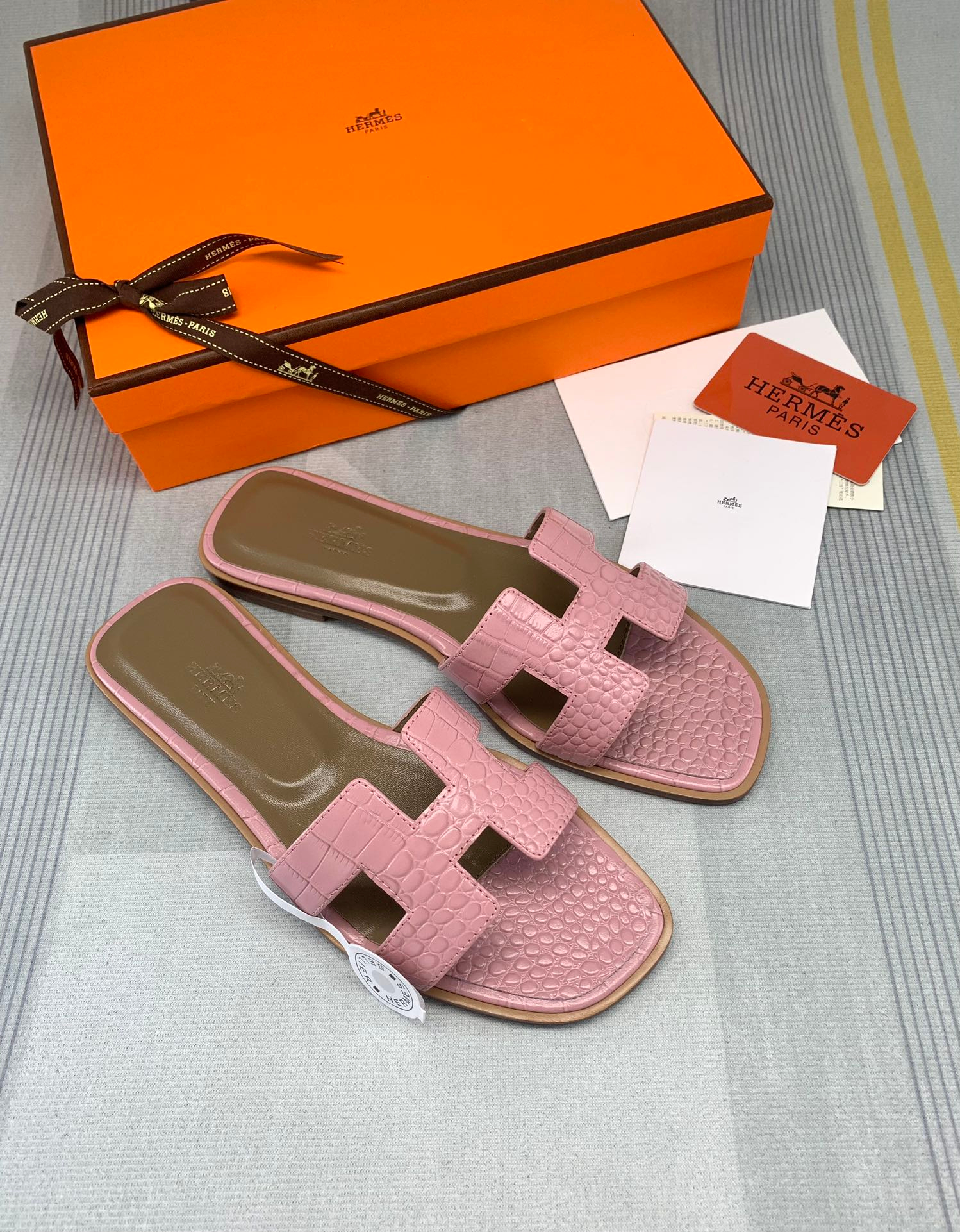 Hermes Sandels – Montanamode