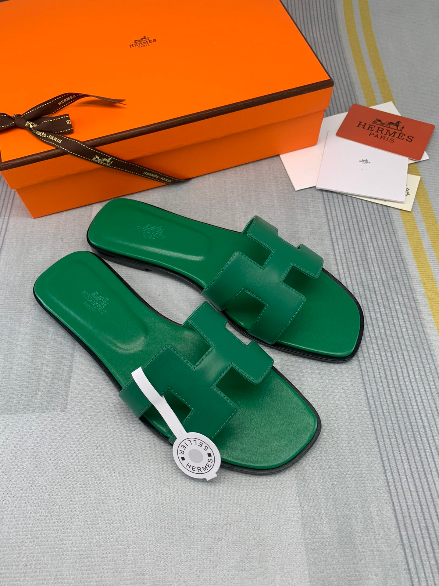 Hermes Sandels – Montanamode