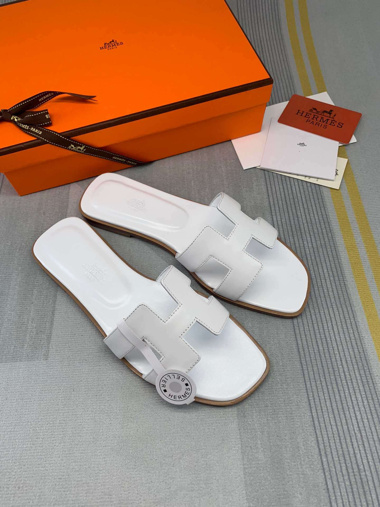Hermes Sandels – Montanamode