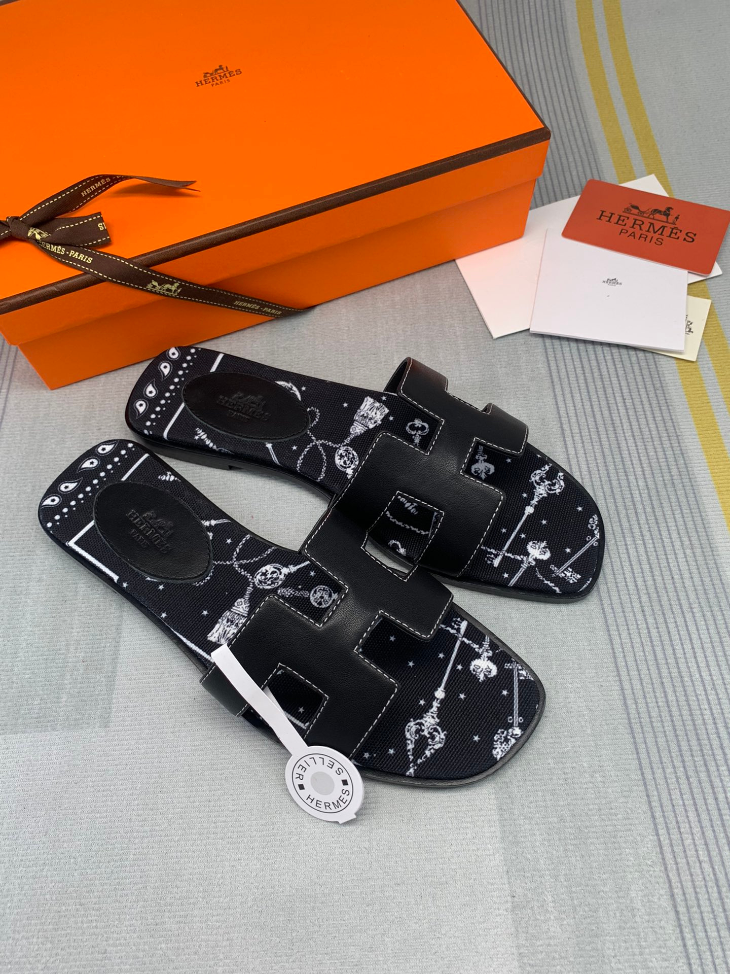 Hermes Sandels – Montanamode