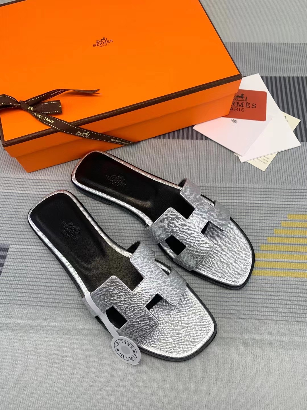 Hermes Sandels – Montanamode