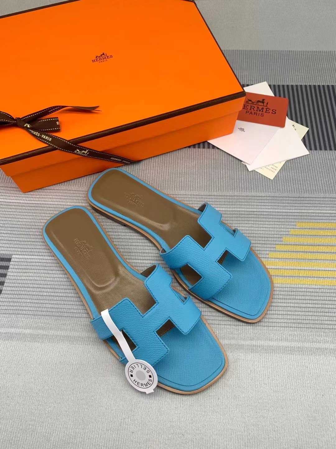 Hermes Sandels – Montanamode