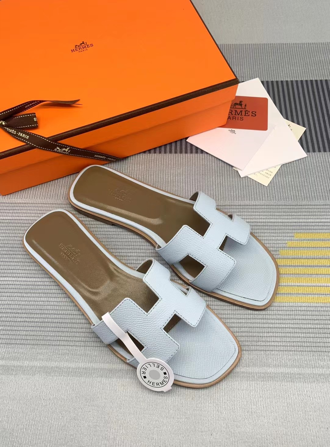 Hermes Sandels – Montanamode