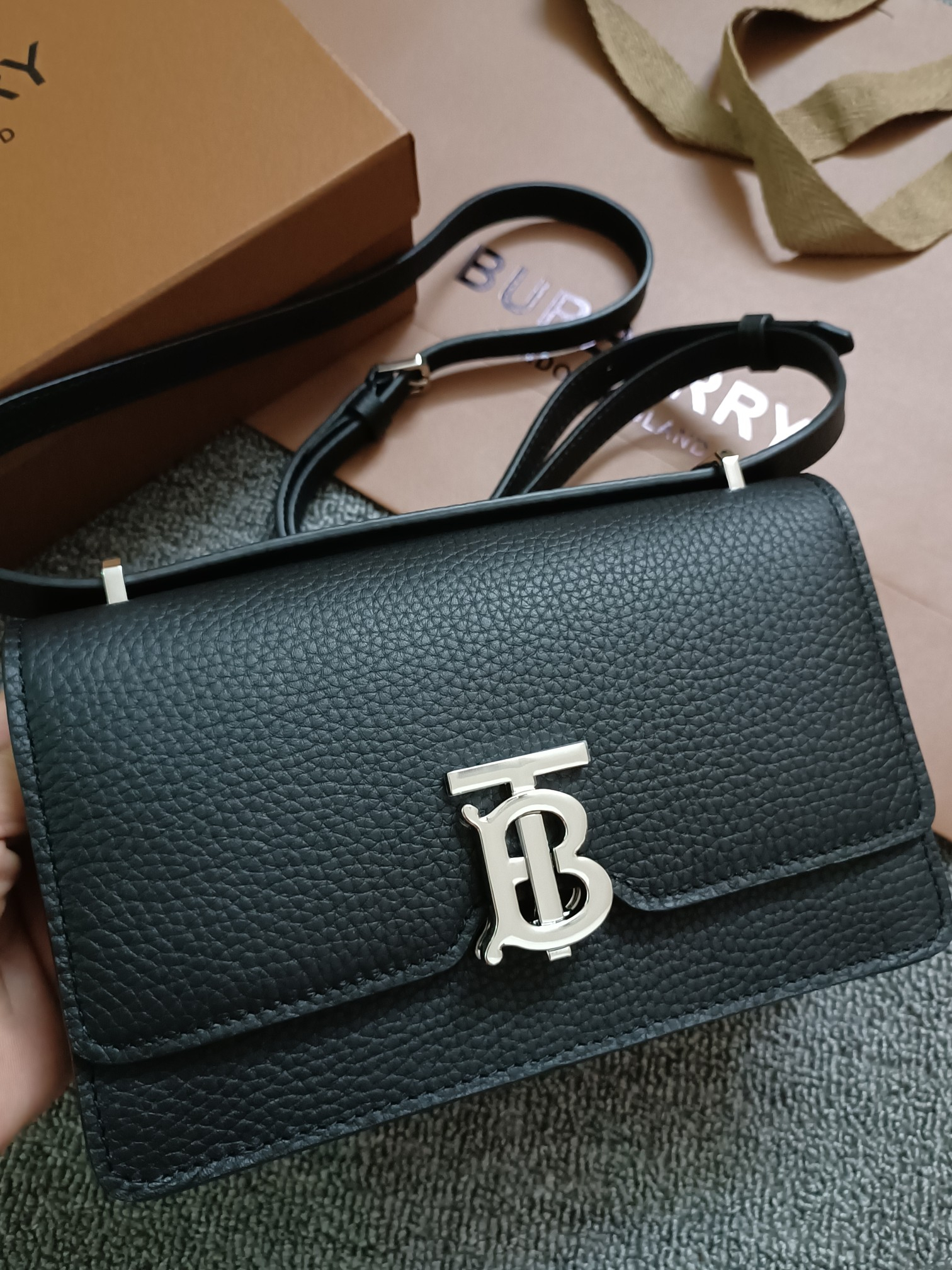 Burberry Bag – Montanamode