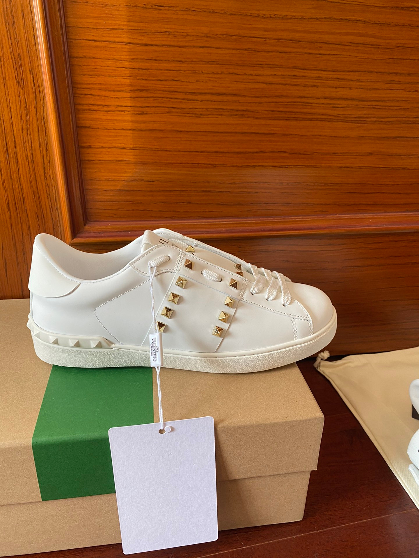 Valentino Sneakers – Montanamode