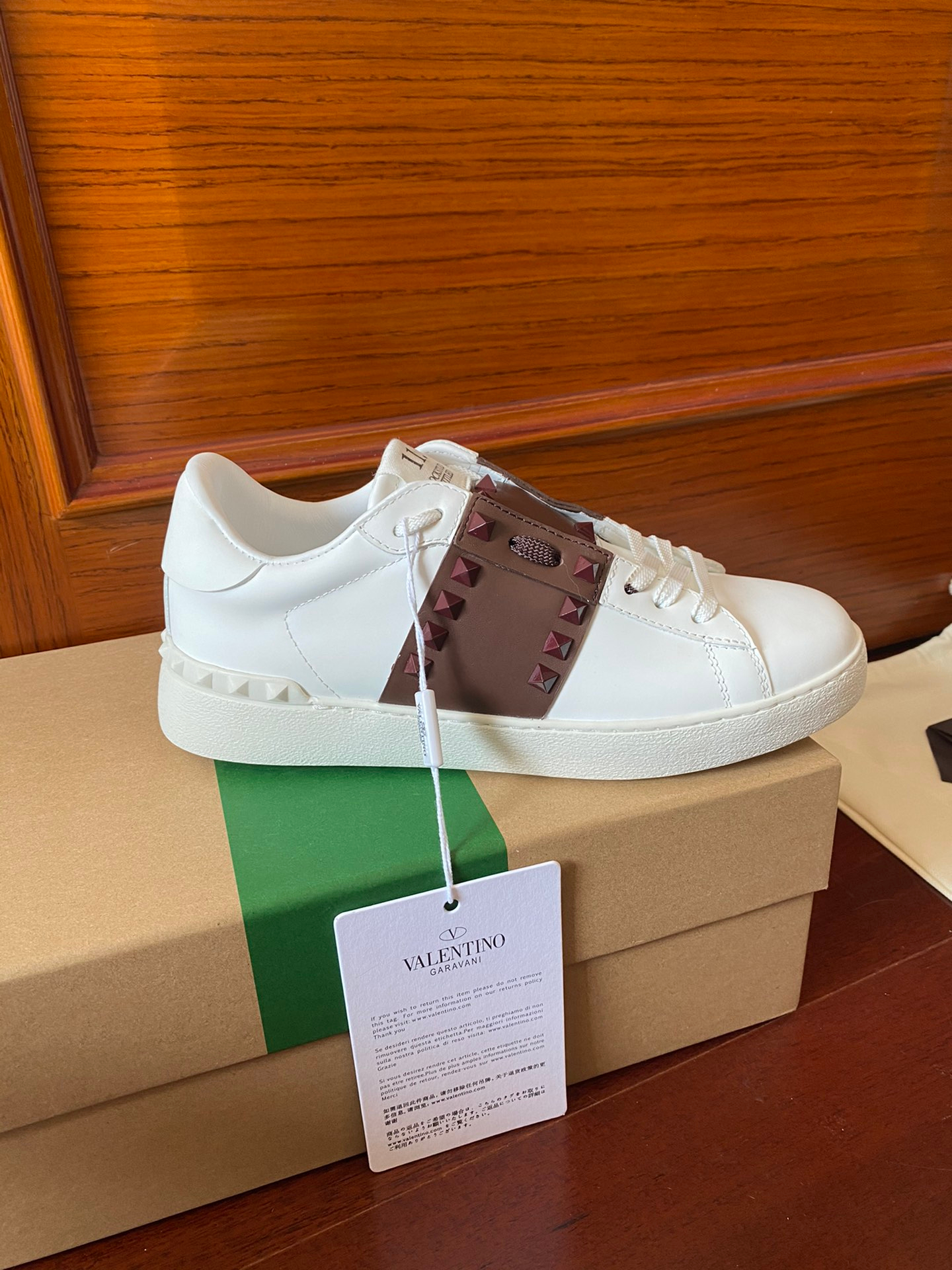 Valentino Sneakers – Montanamode