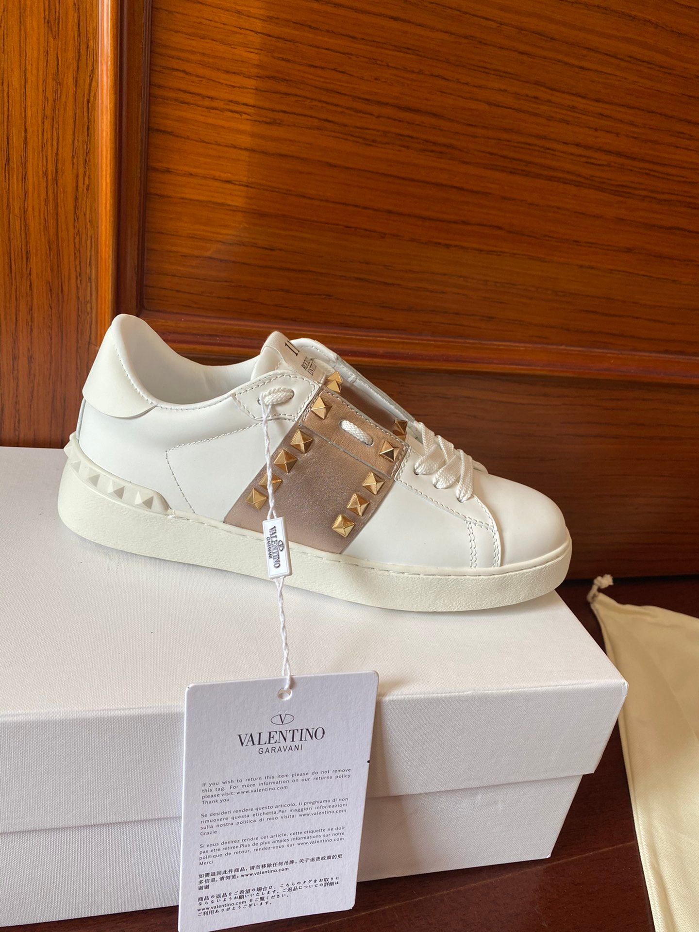 Valentino Sneakers – Montanamode