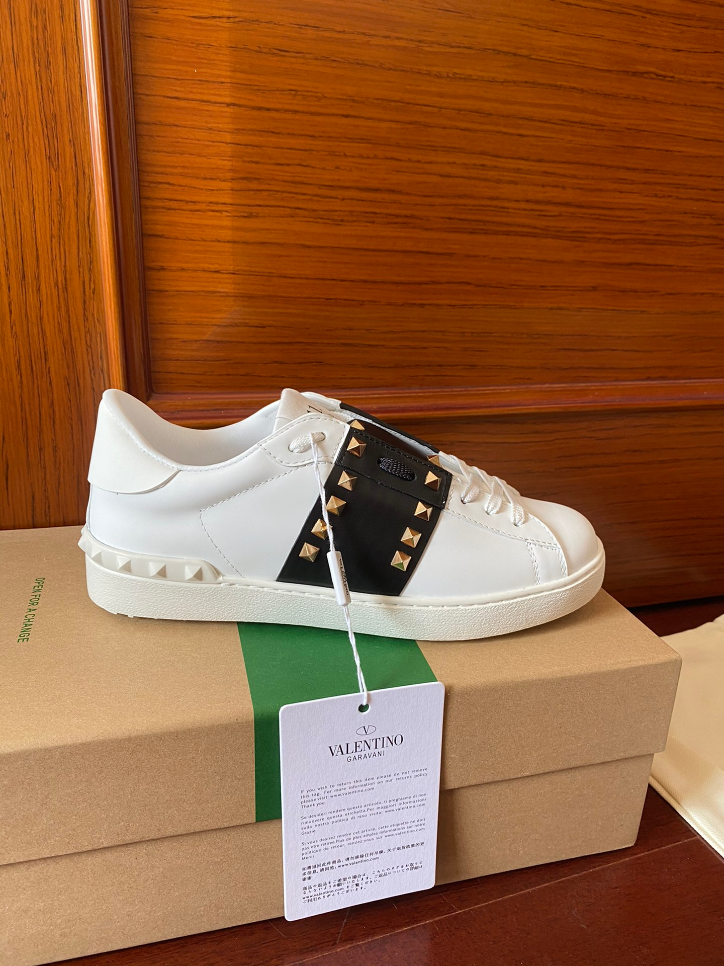 Valentino Sneakers – Montanamode