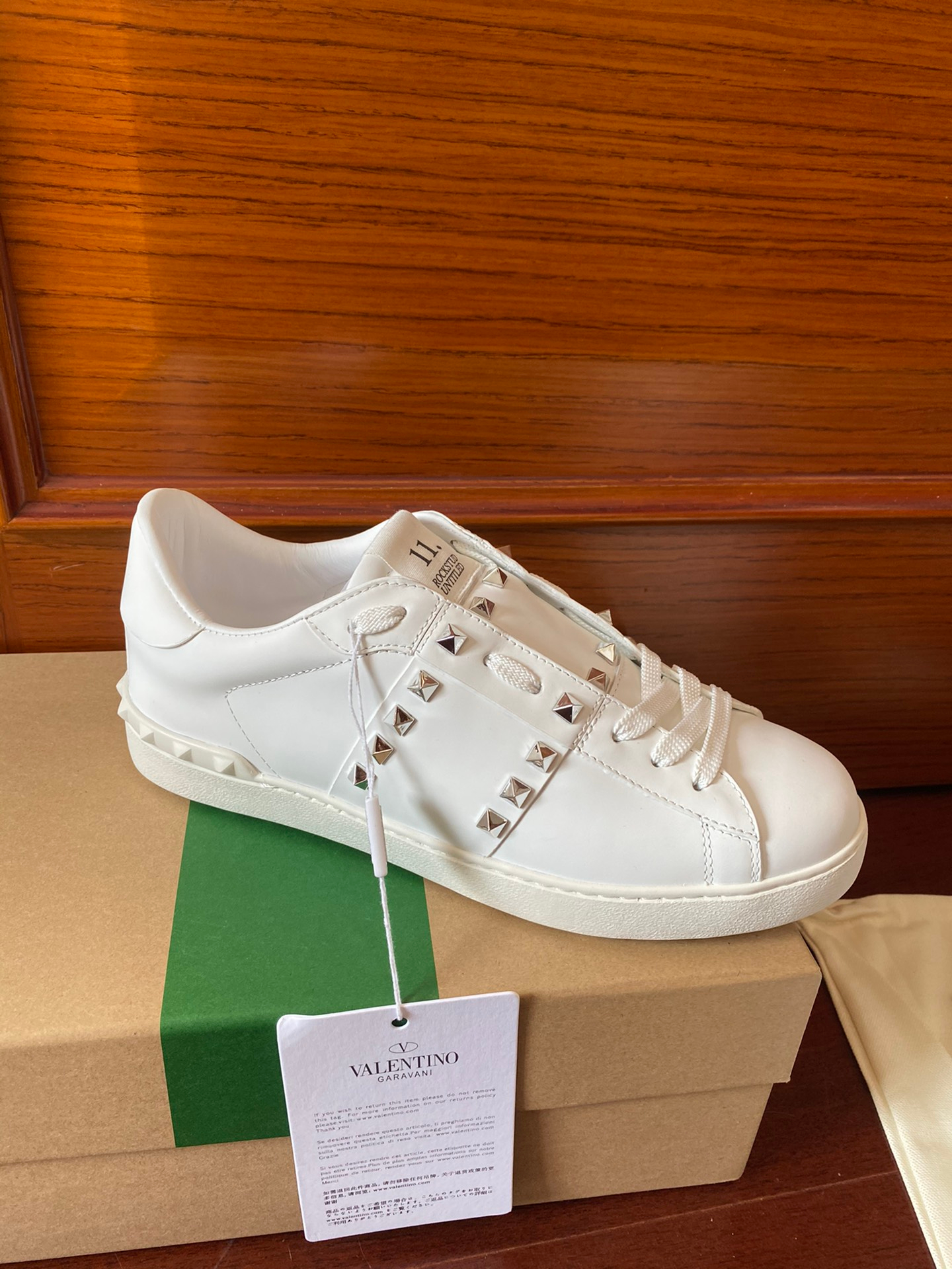 Valentino Sneakers – Montanamode