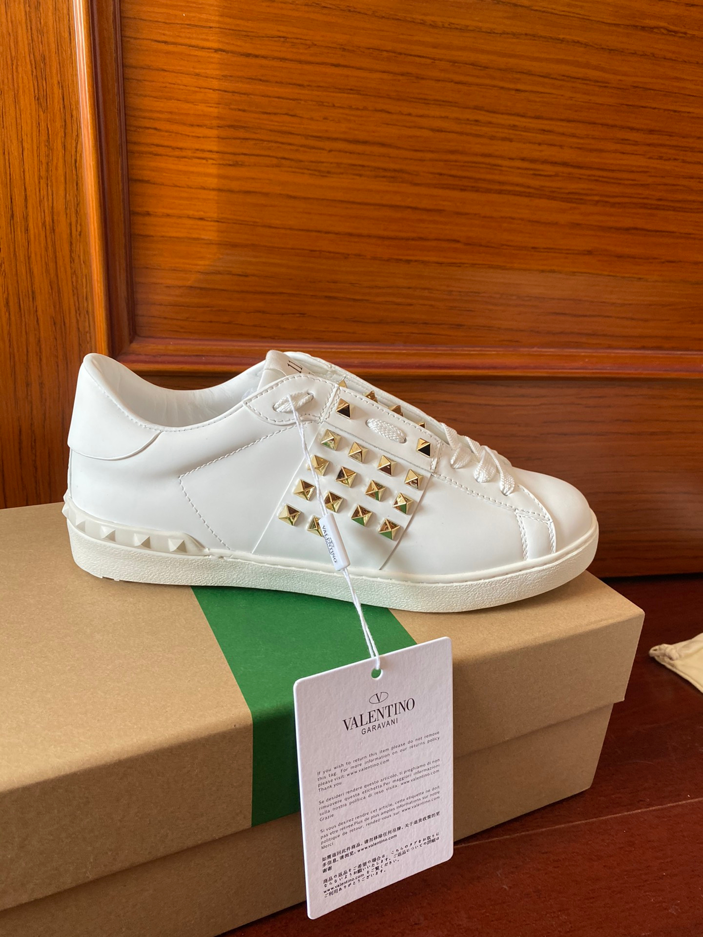 Valentino Sneakers – Montanamode