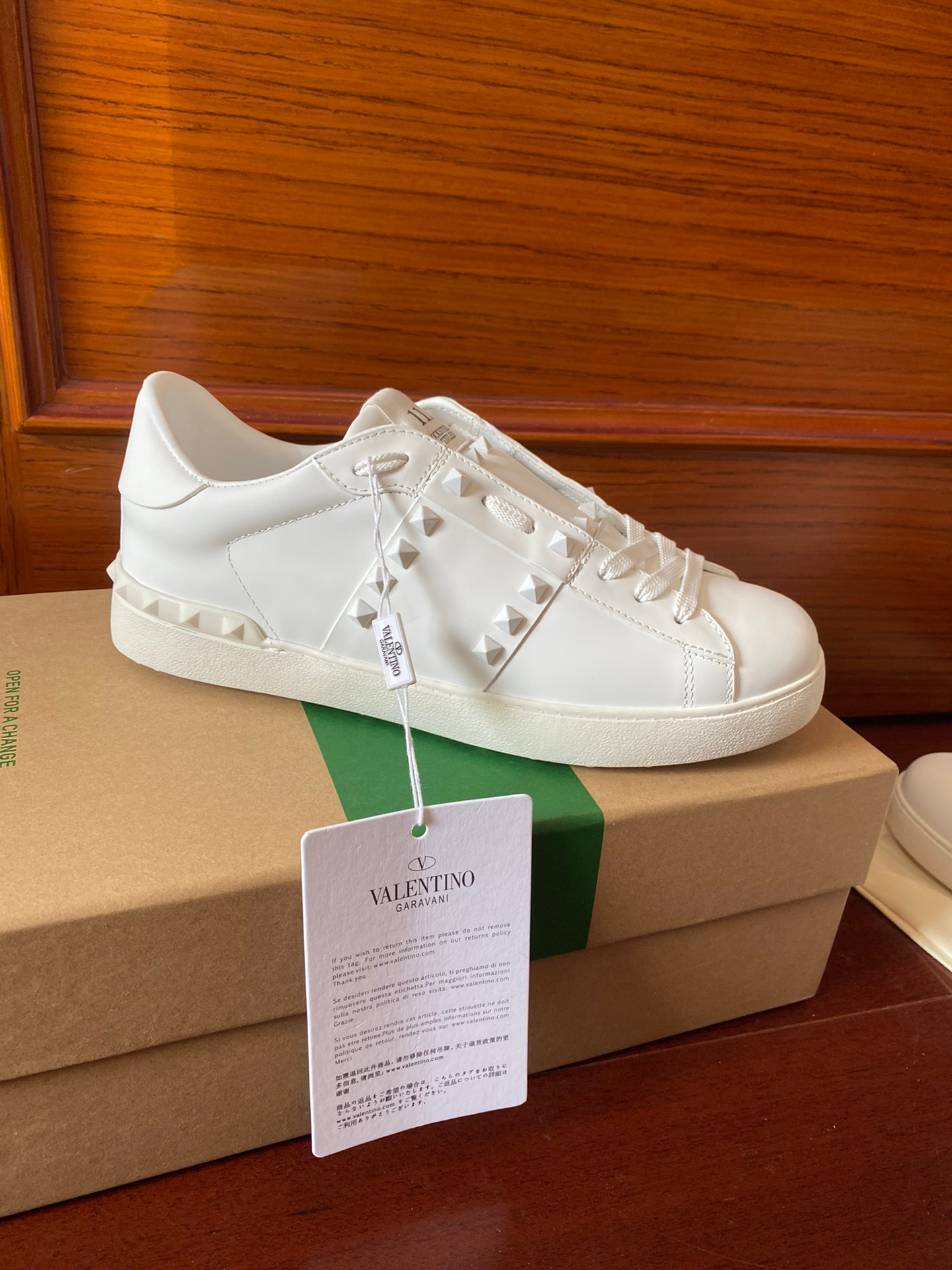 Valentino Sneakers – Montanamode
