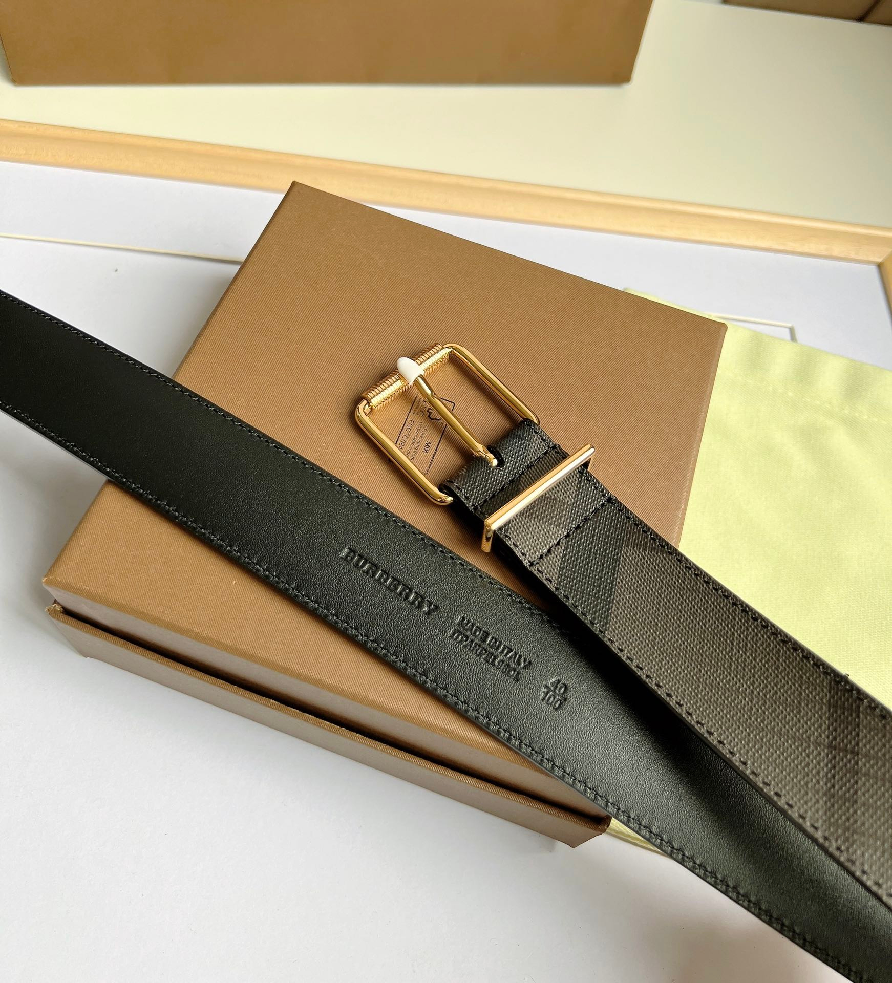 Burberry Belt – Montanamode