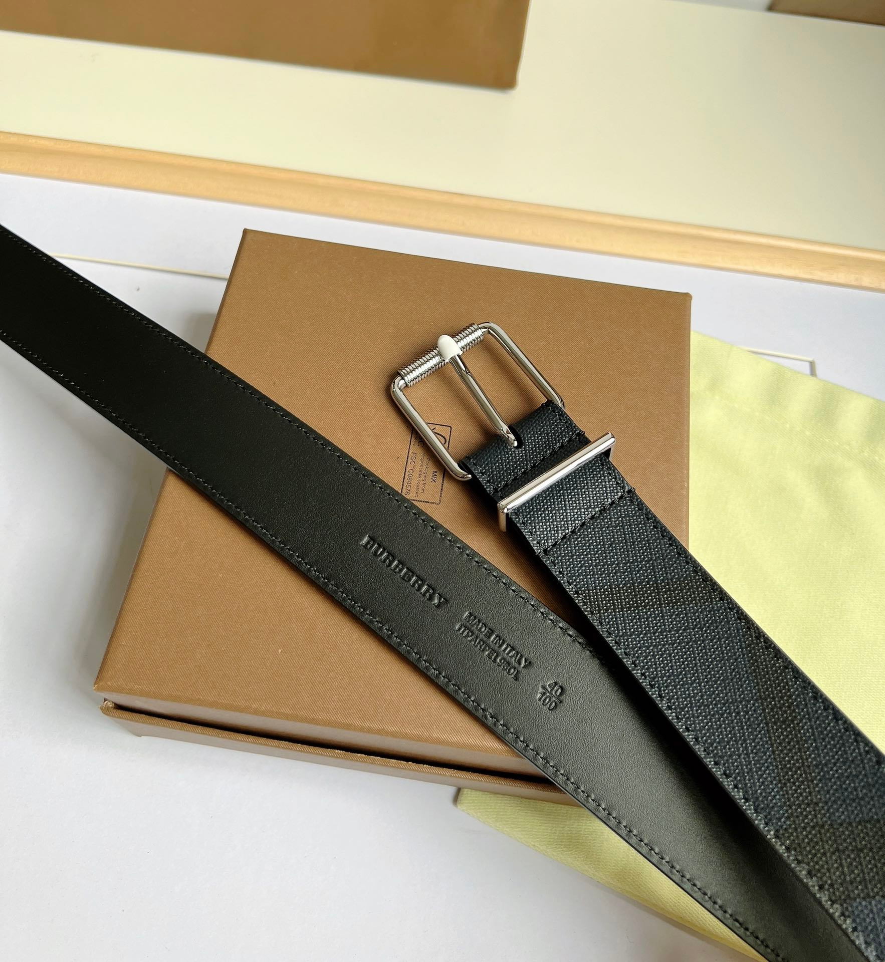 Burberry Belt – Montanamode