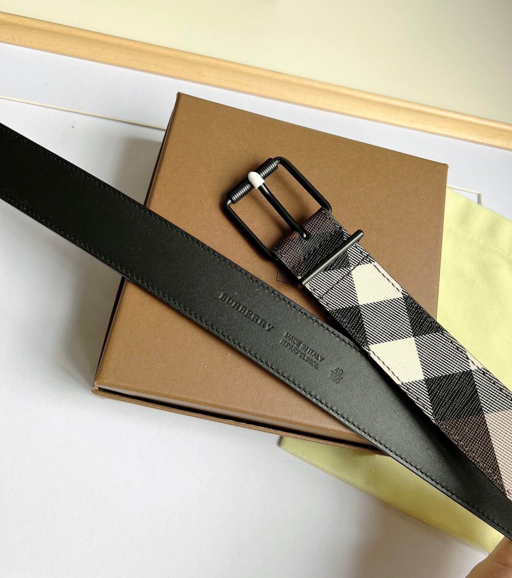 Burberry Belt – Montanamode