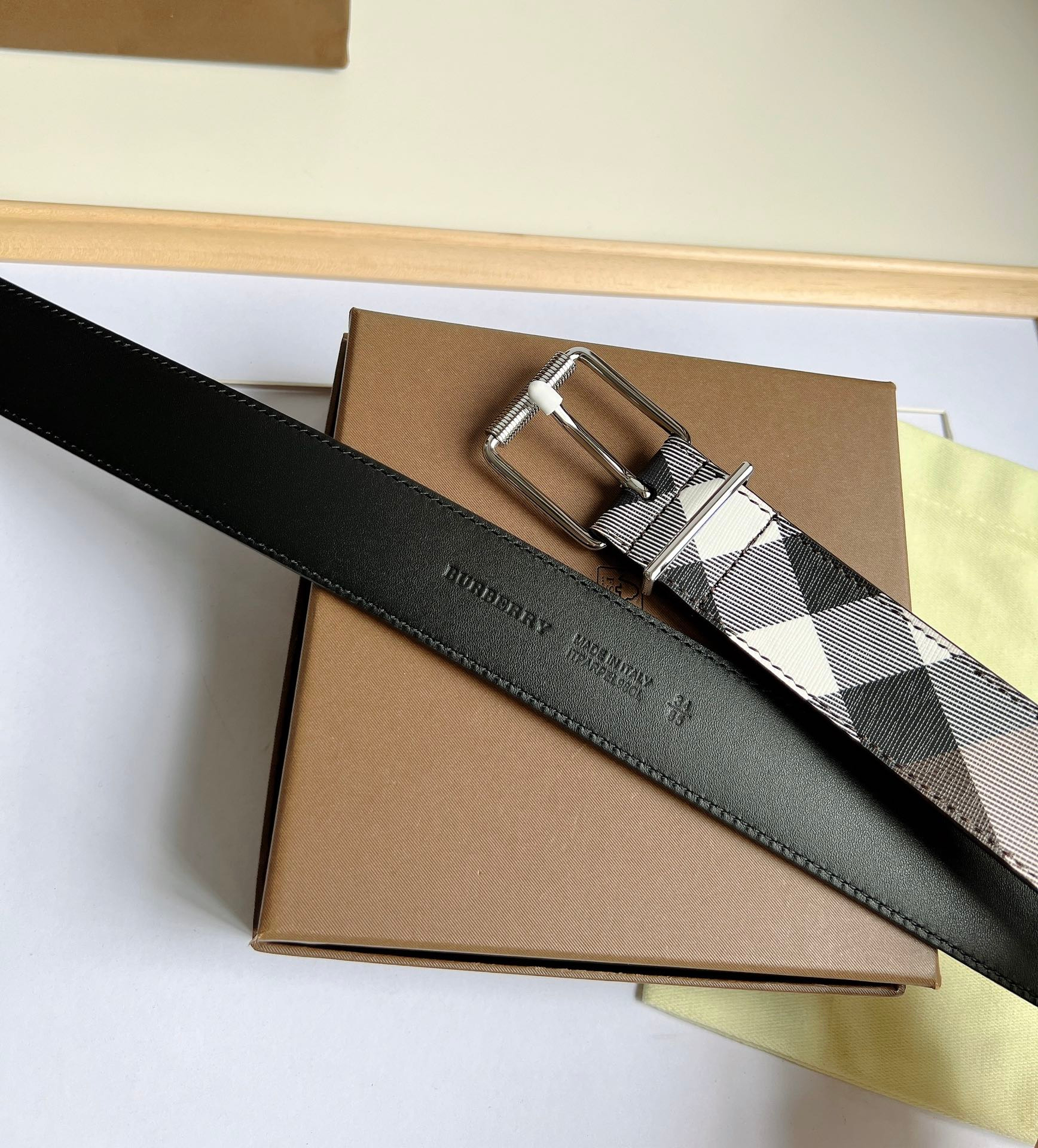 Burberry Belt – Montanamode