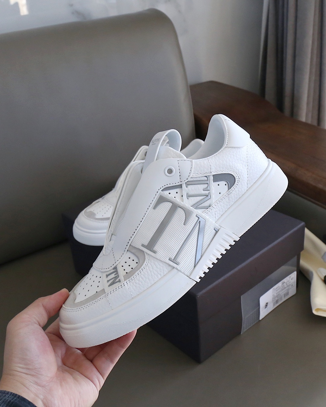 Valentino Sneakers – Montanamode