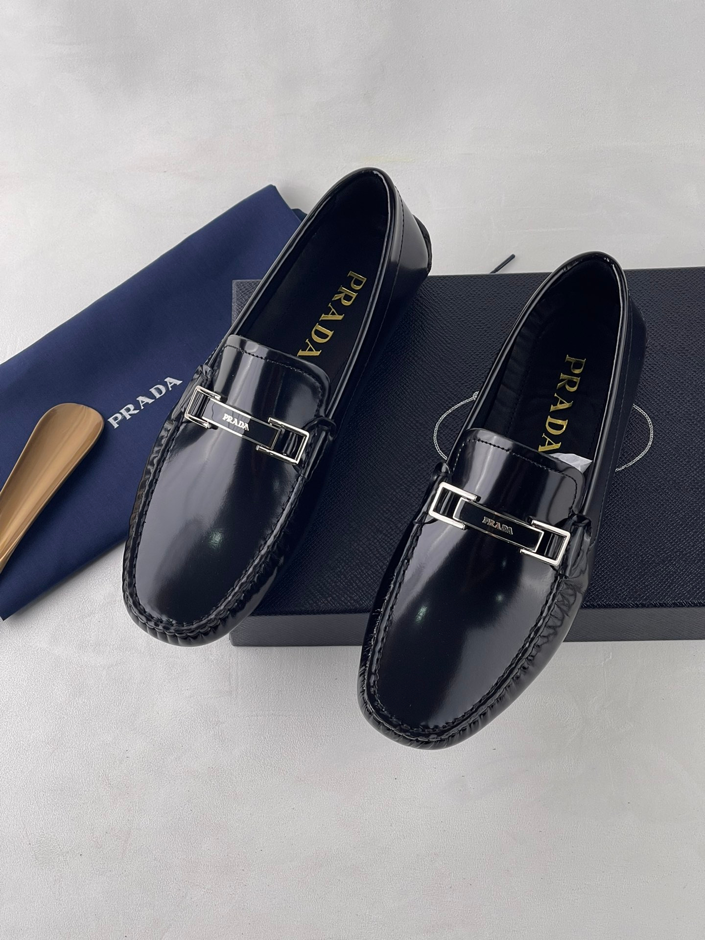 Prada Sneakers – Montanamode