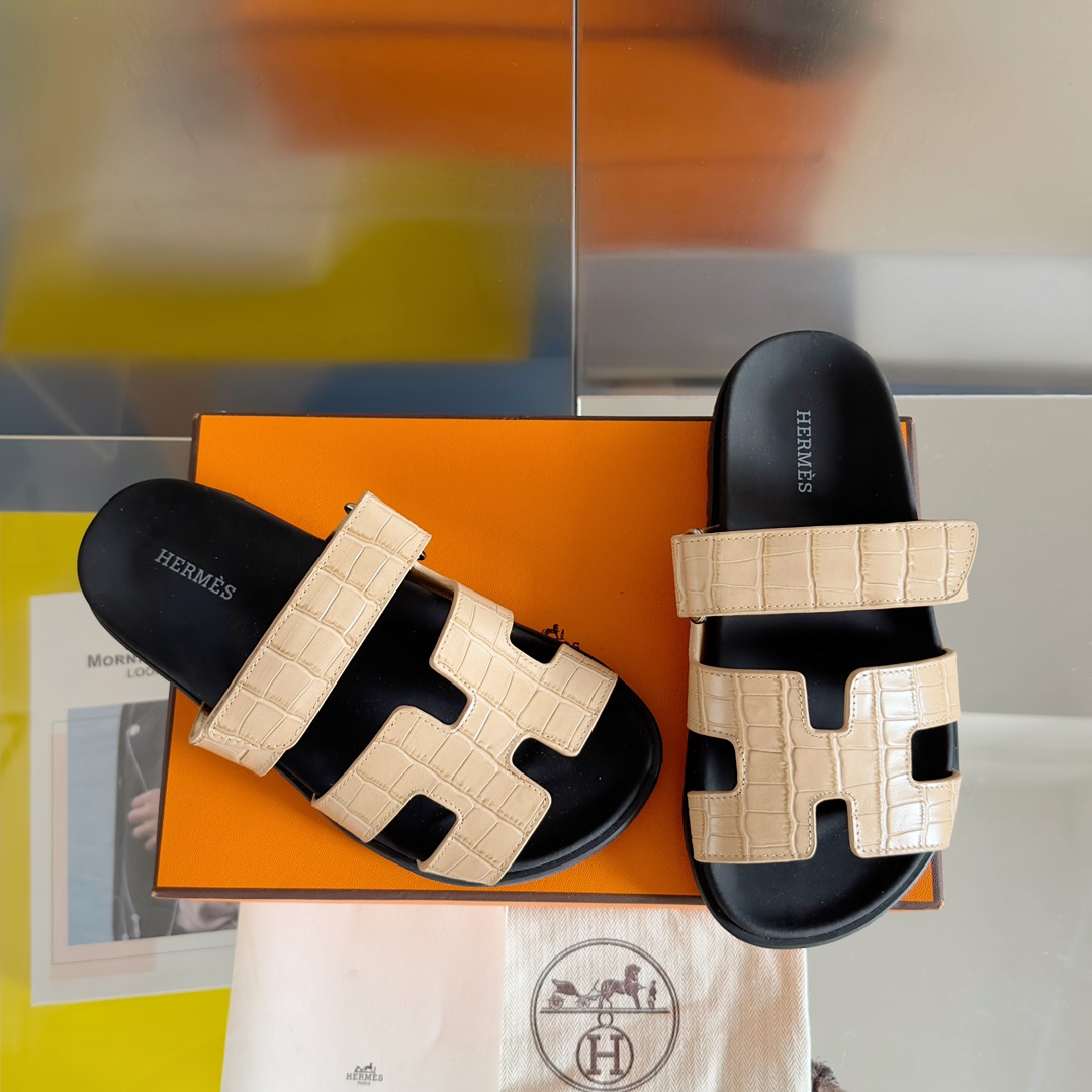 Hermes Sandels – Montanamode