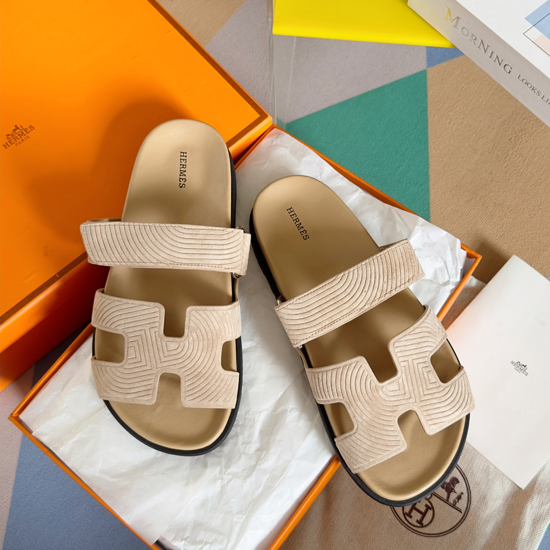 Hermes Sandels – Montanamode