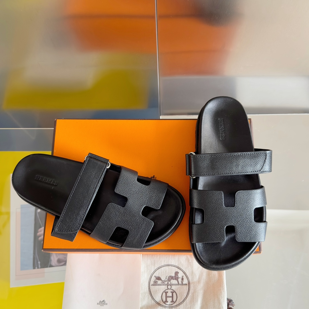 Hermes Sandels – Montanamode
