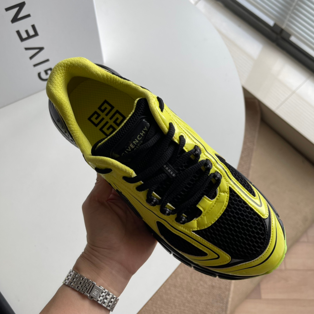 Givenchy Sneakers – Montanamode