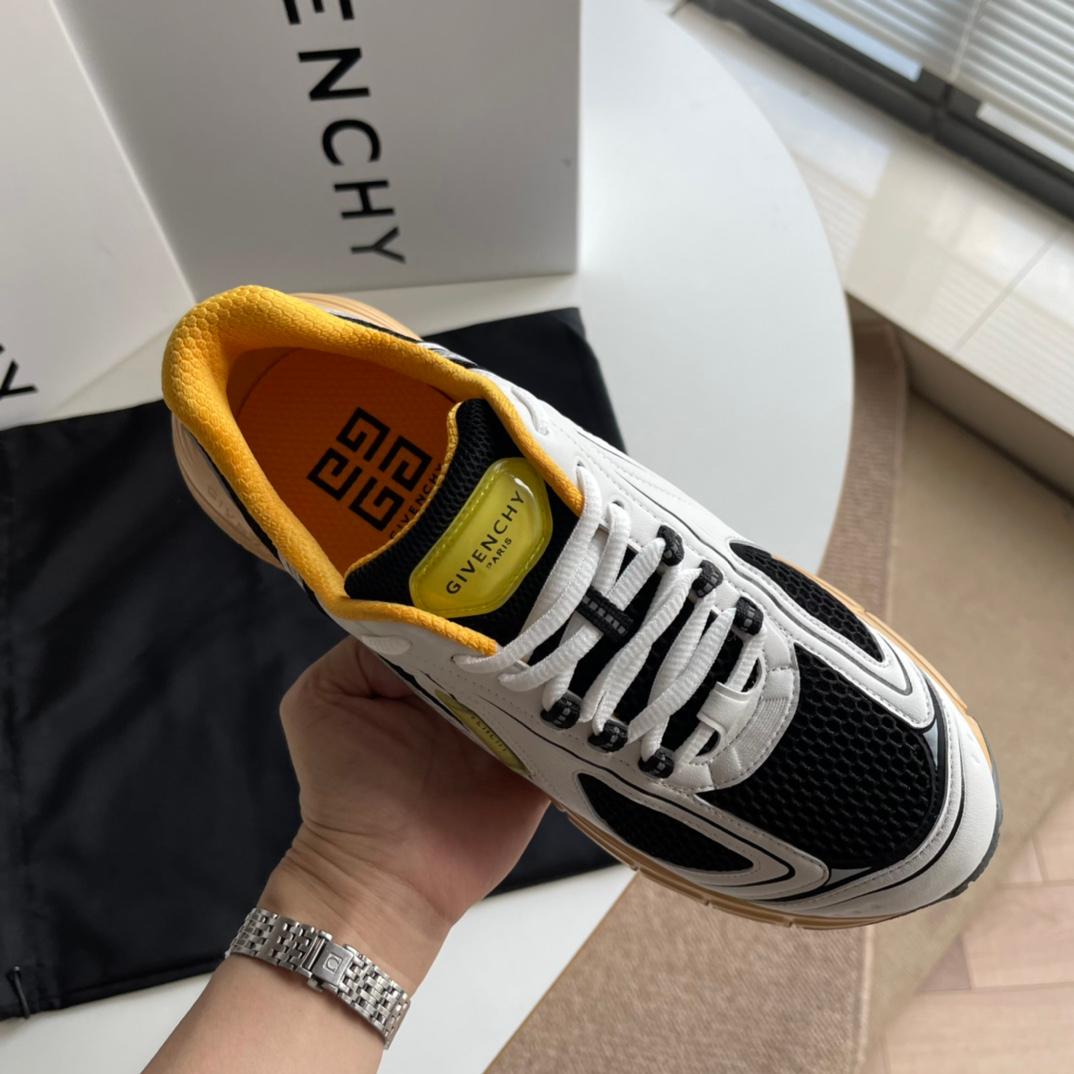 Givenchy Sneakers – Montanamode