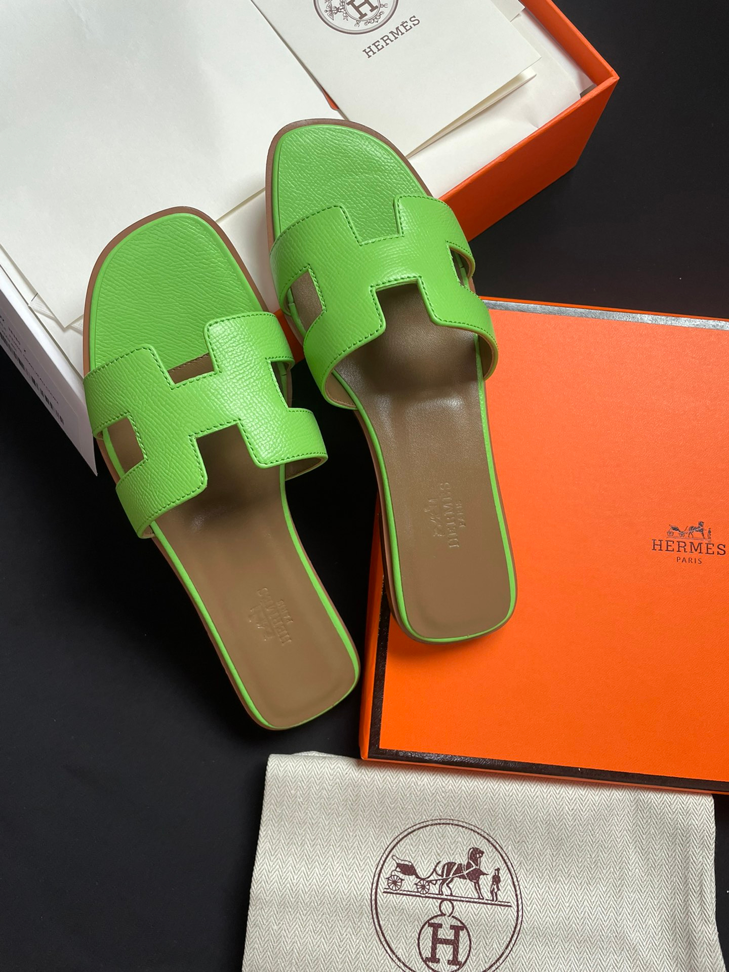 Hermes Sandels – Montanamode