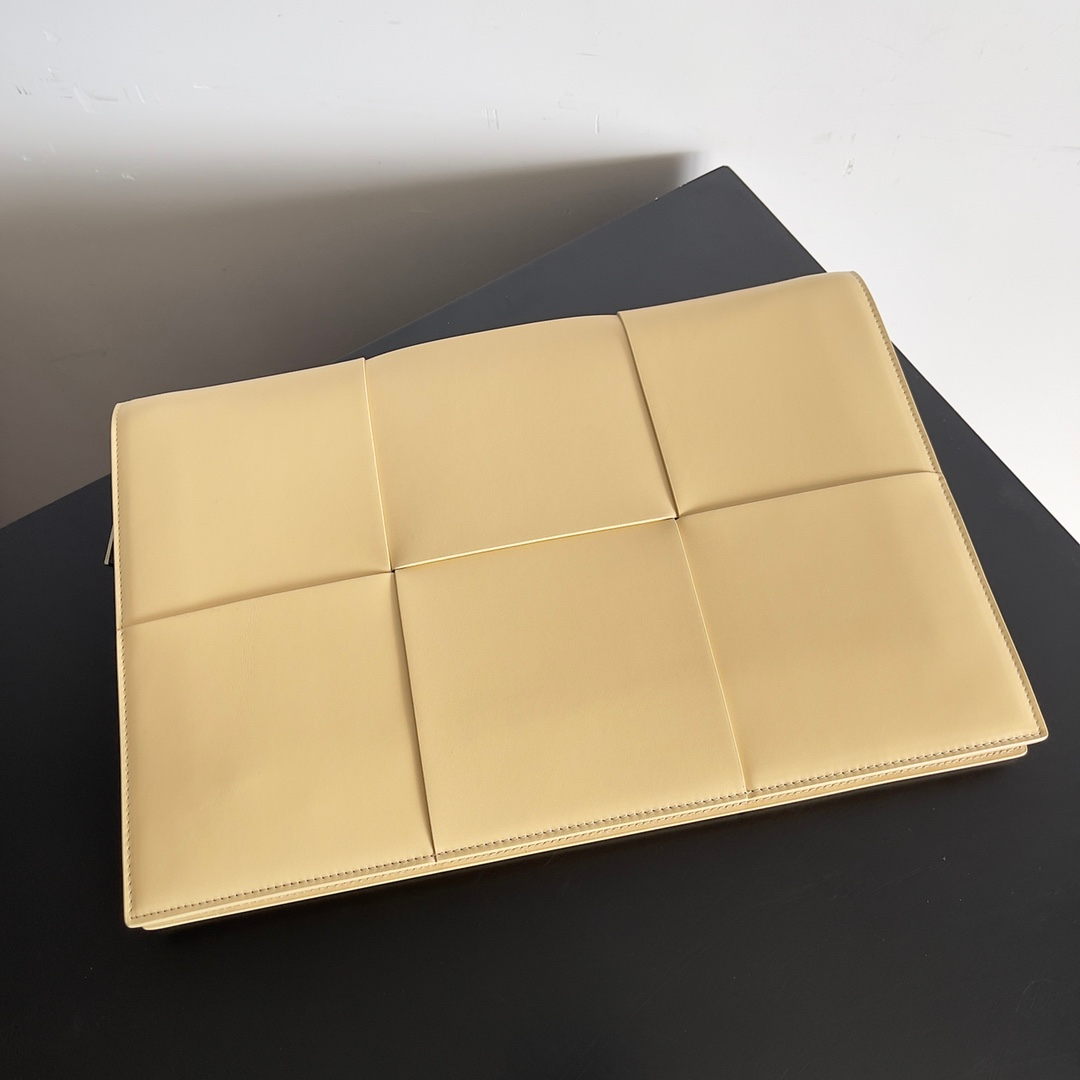 Bottega Veneta Wallets – Montanamode