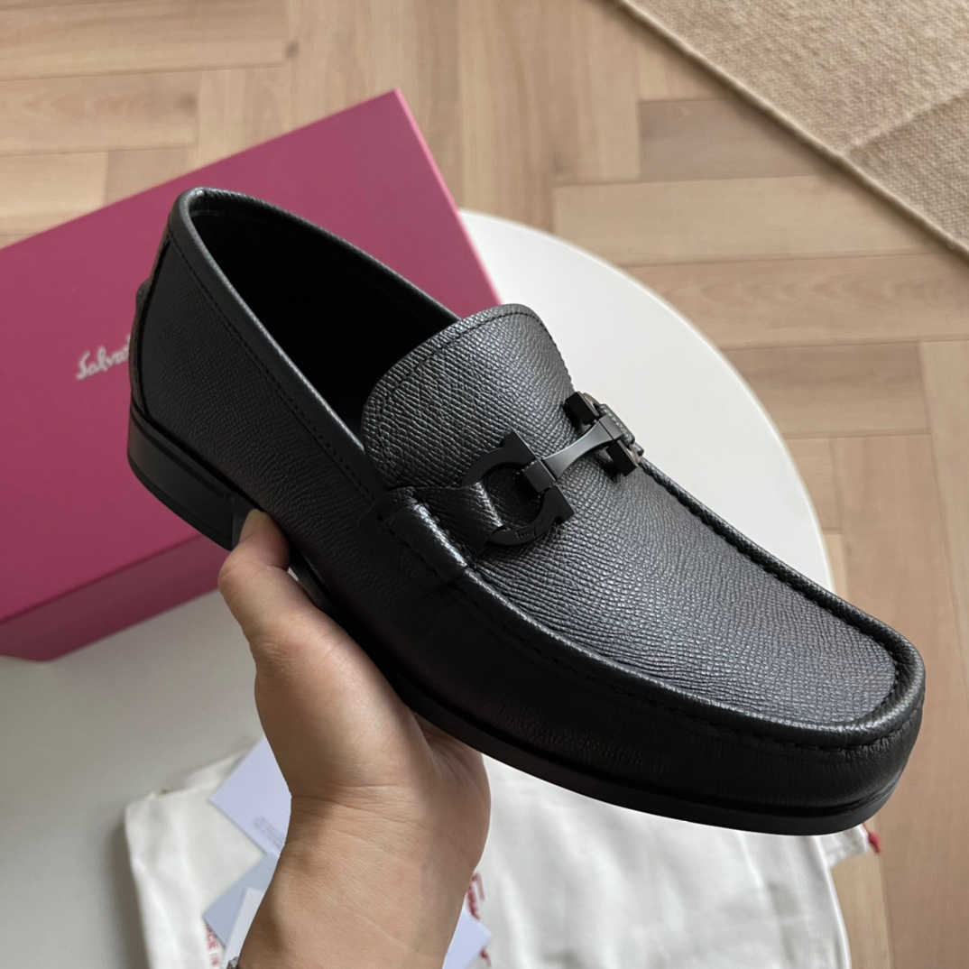 Ferragamo Sneakers – Montanamode