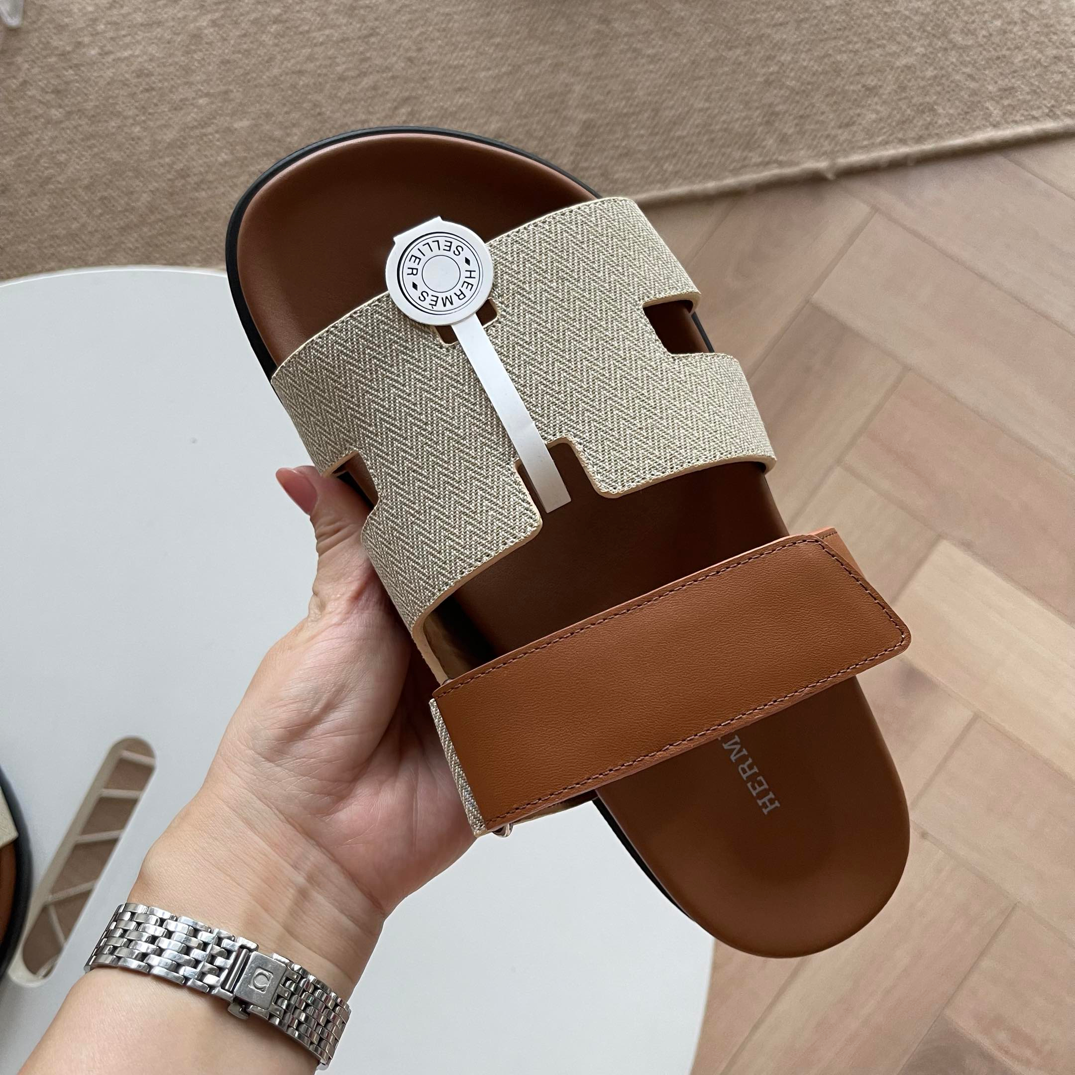 Hermes Sandels – Montanamode