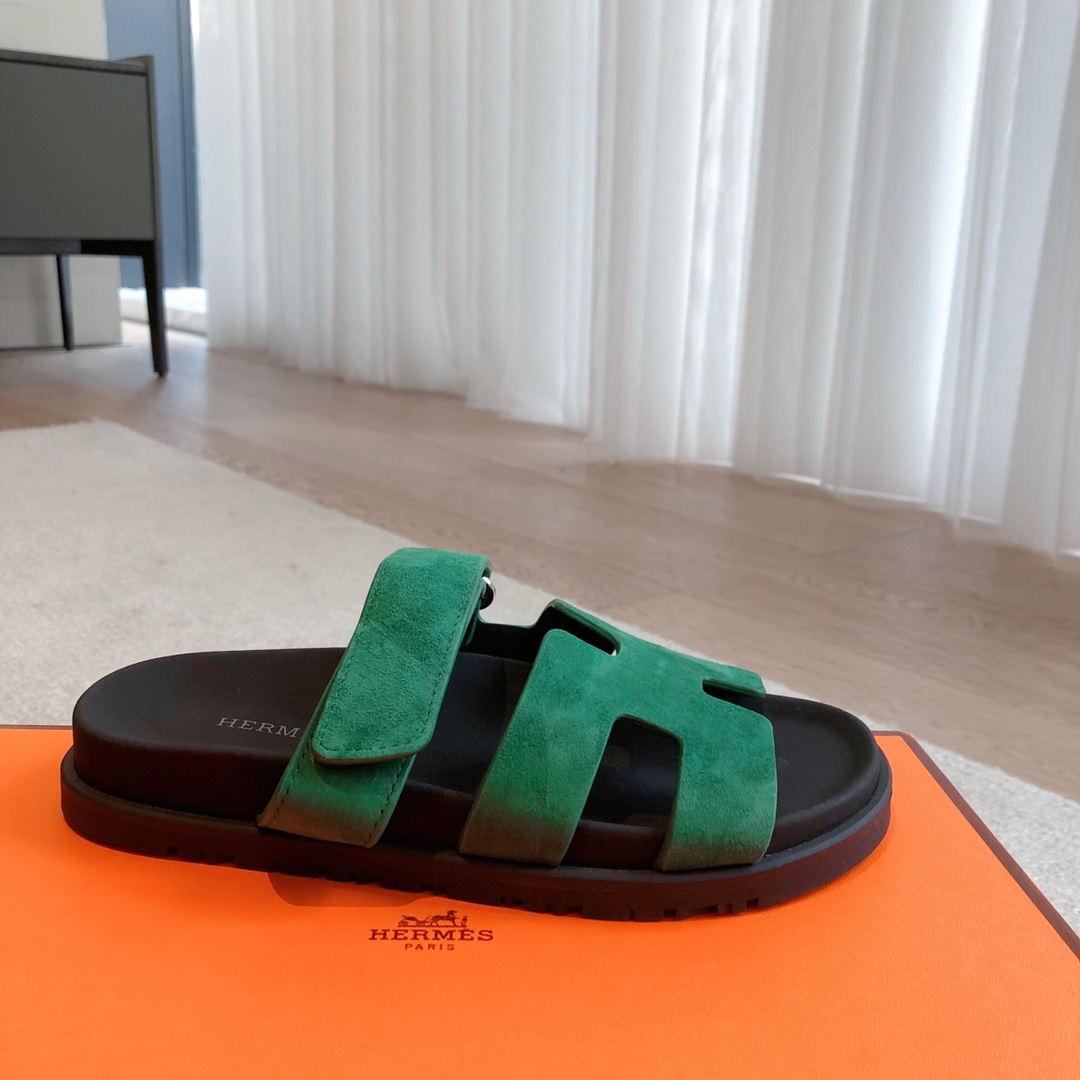 Hermes Sandels – Montanamode