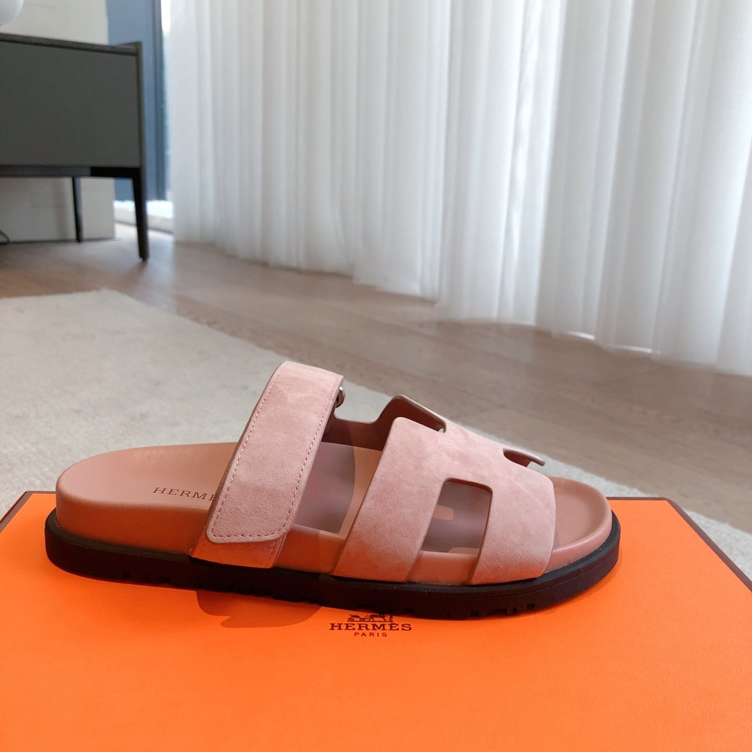 Hermes Sandels – Montanamode