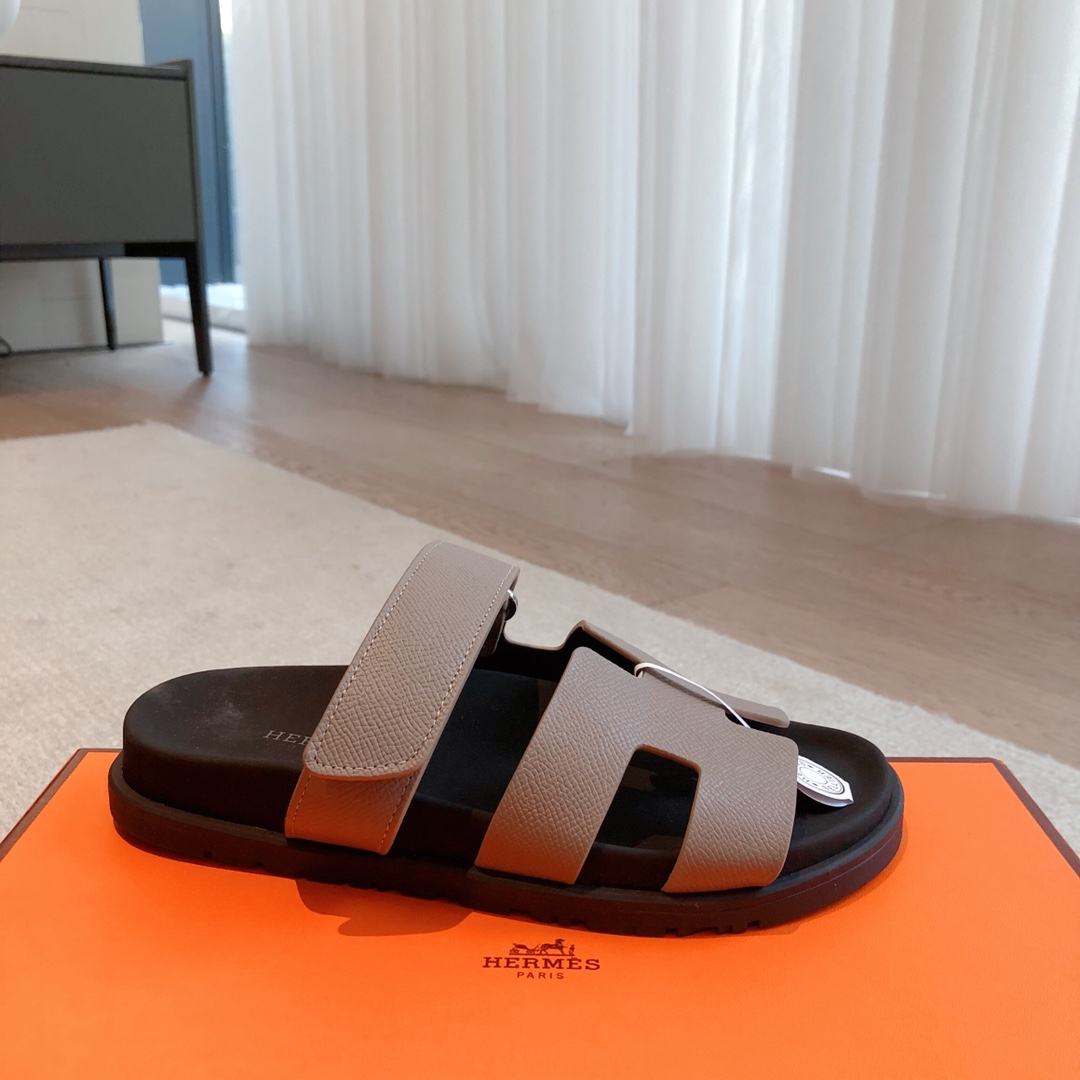 Hermes Sandels – Montanamode