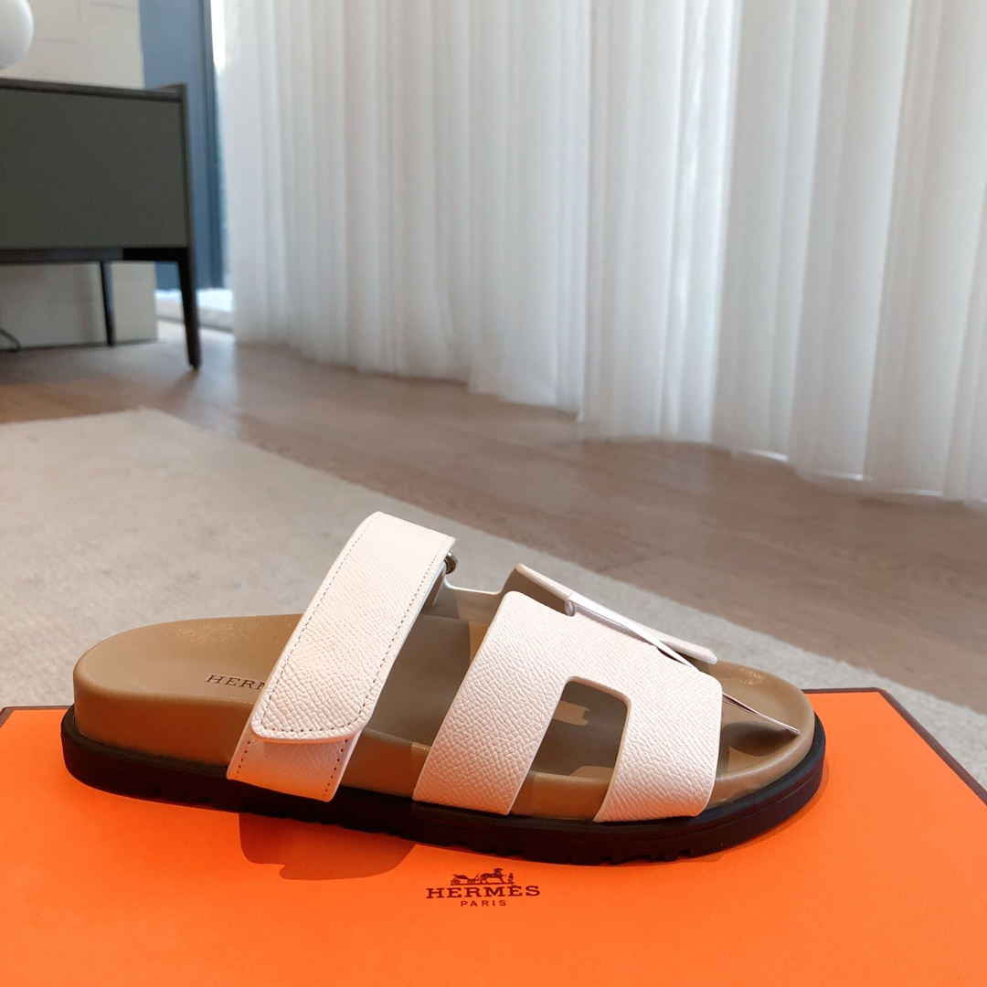 Hermes Sandels – Montanamode