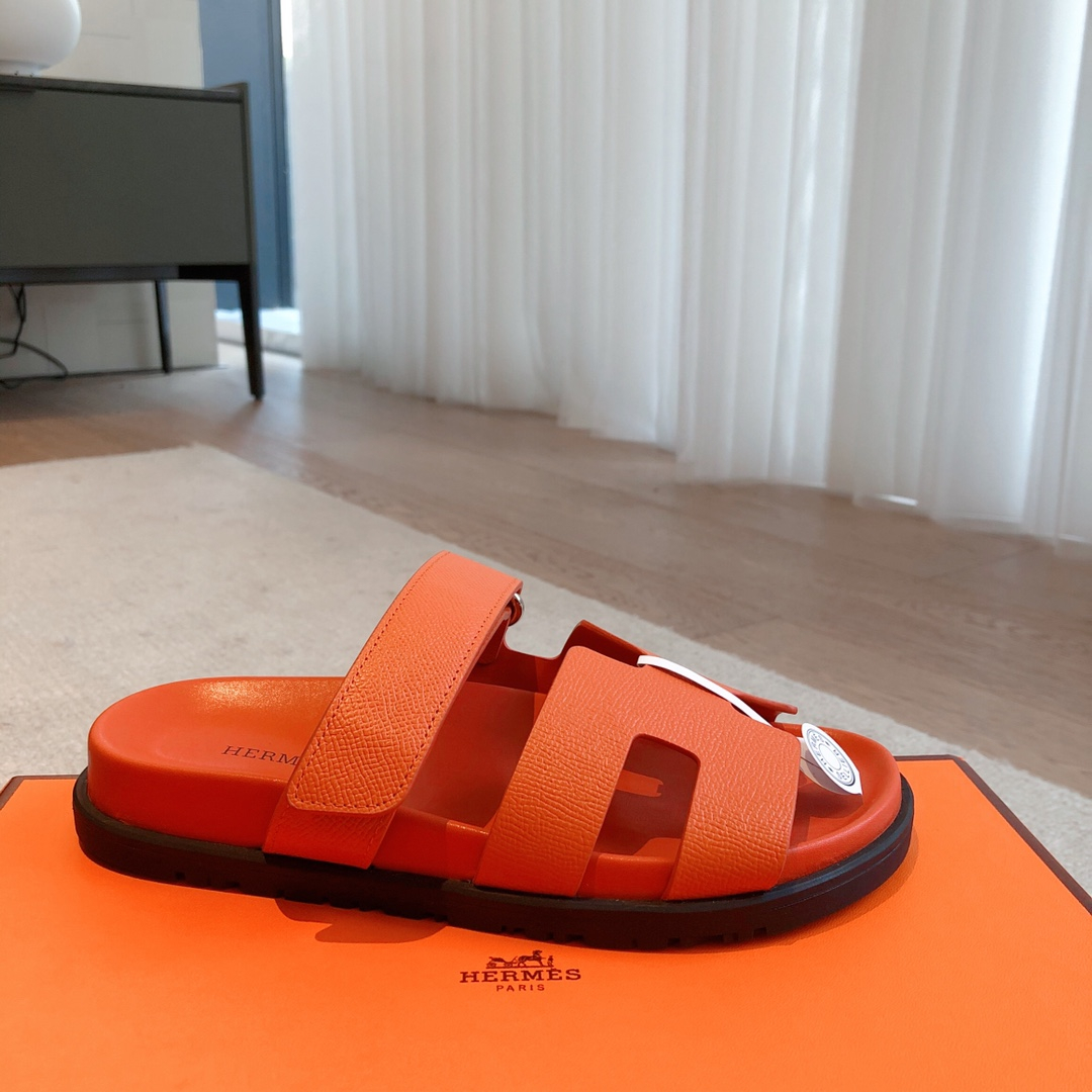 Hermes Sandels – Montanamode