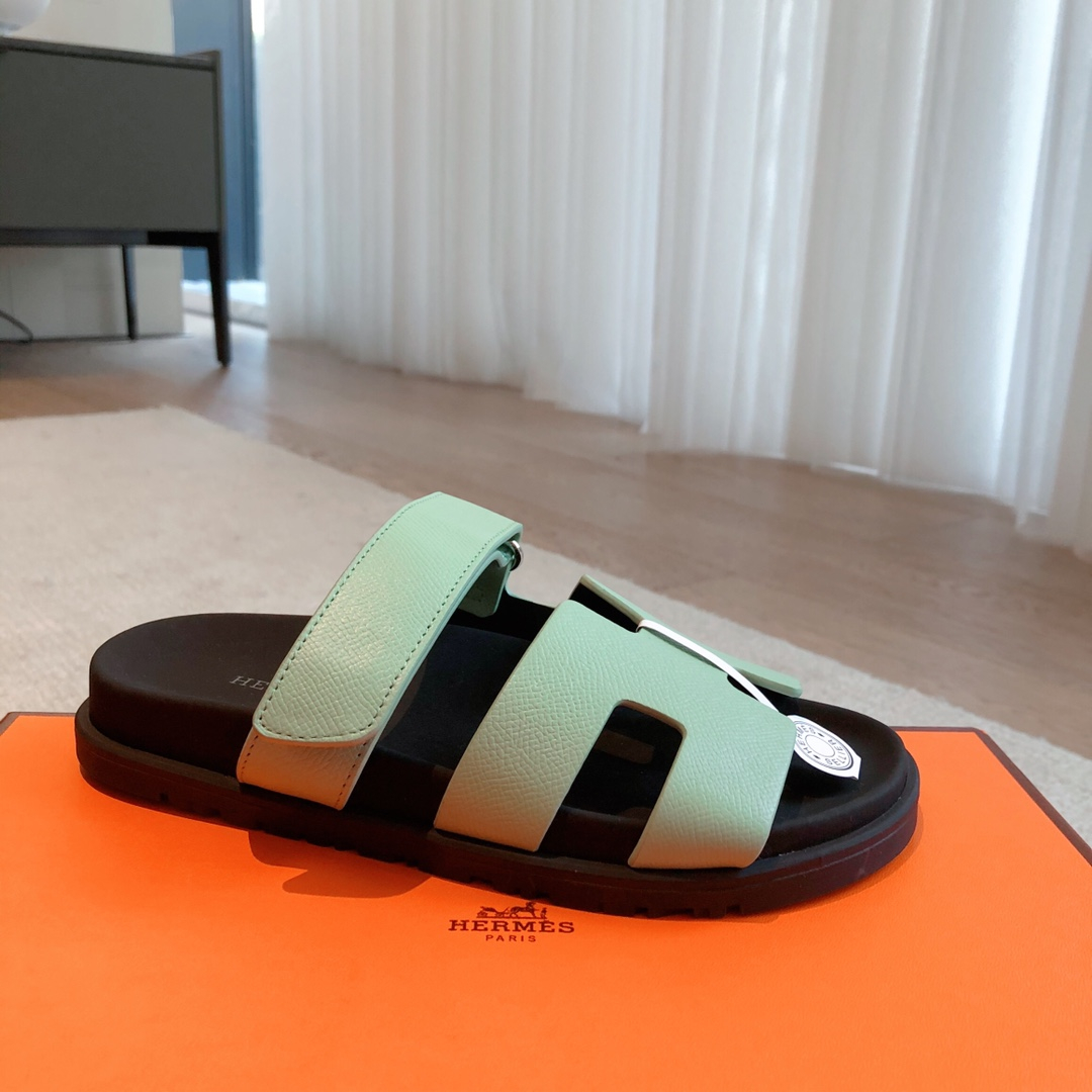 Hermes Sandels – Montanamode