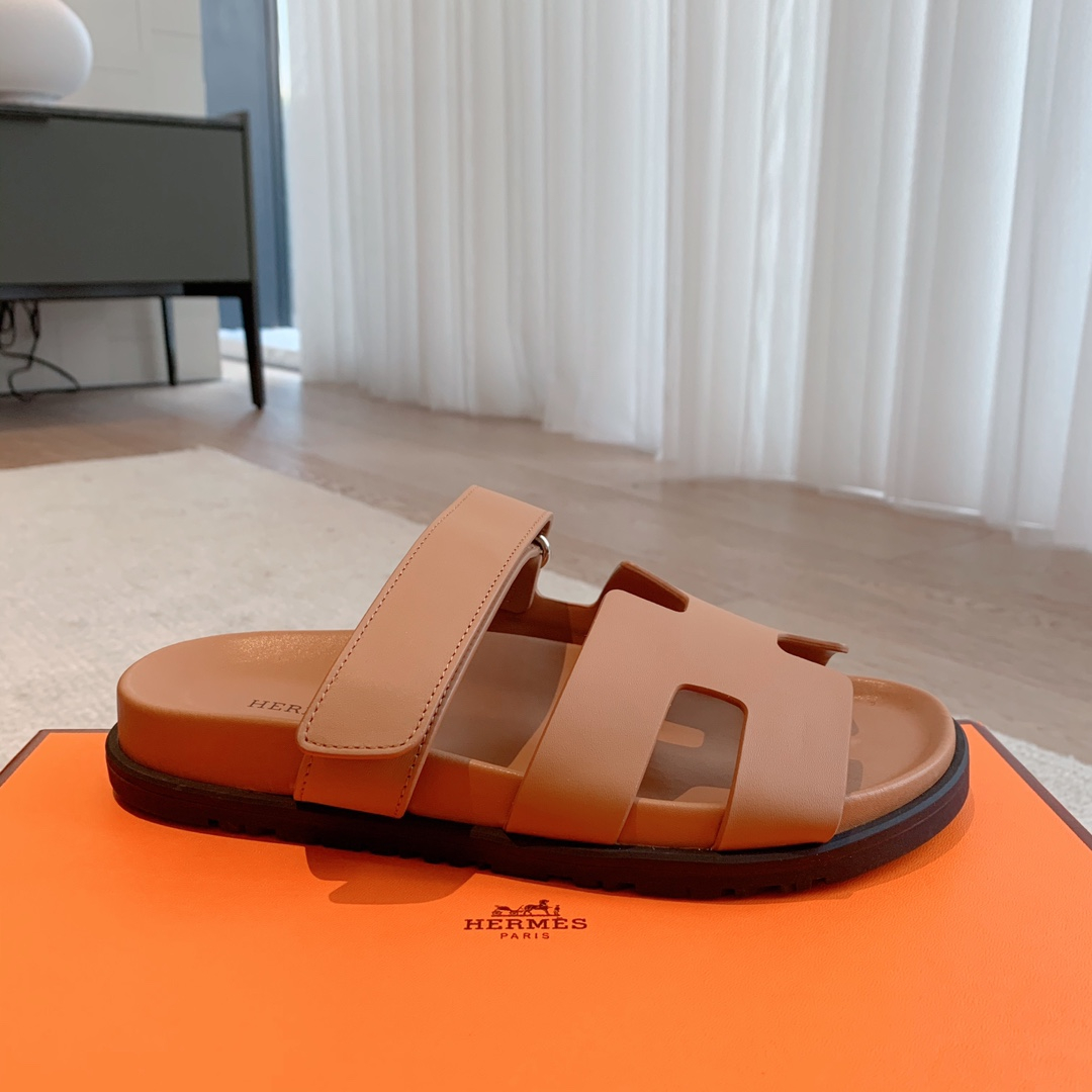 Hermes Sandels – Montanamode