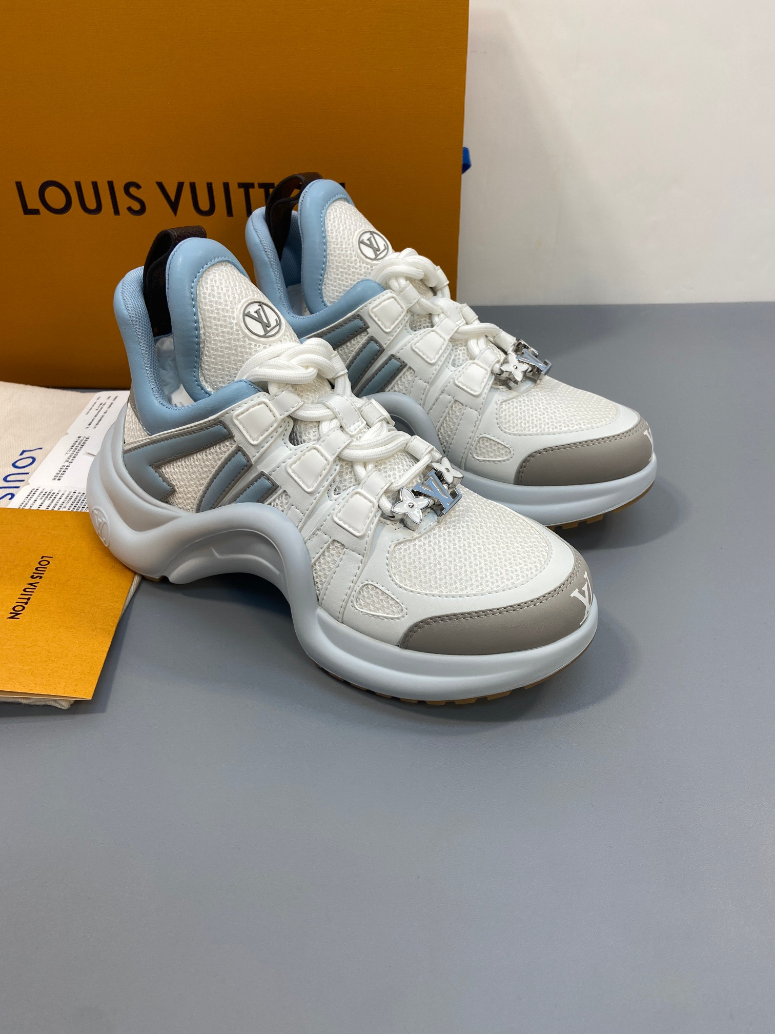 Louis Vuitton Sneakers – Montanamode