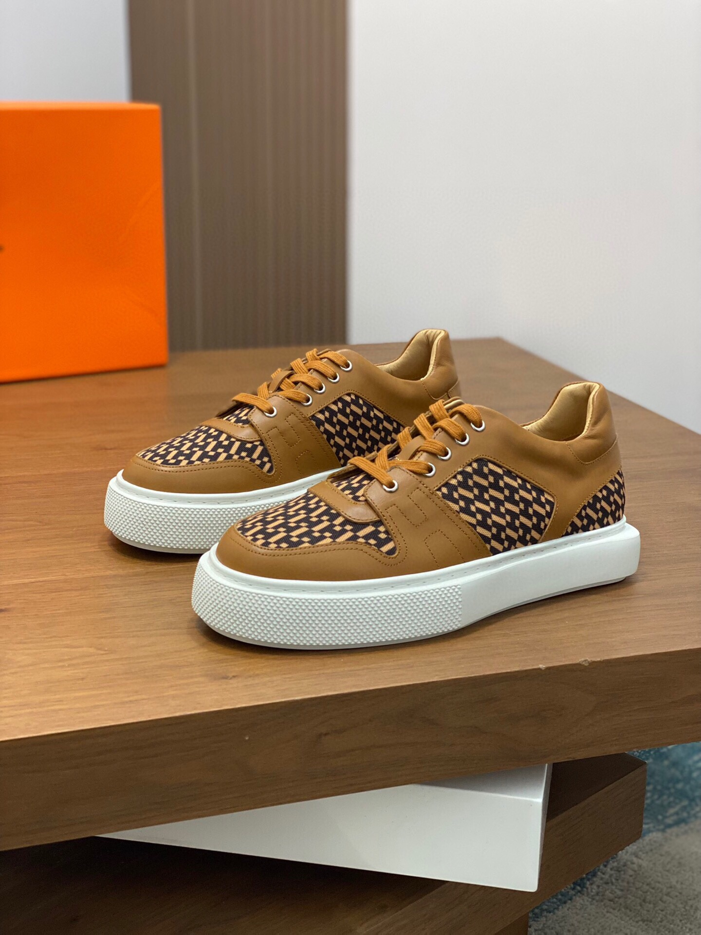 Hermes Sneakers – Montanamode