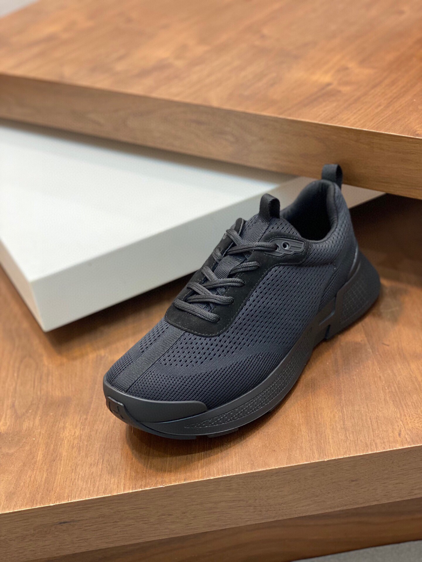 Hermes Sneakers – Montanamode