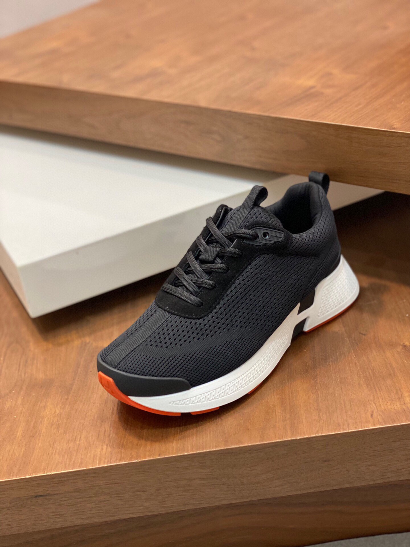 Hermes Sneakers – Montanamode