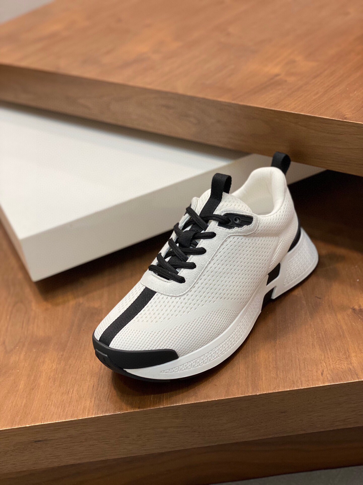 Hermes Sneakers – Montanamode