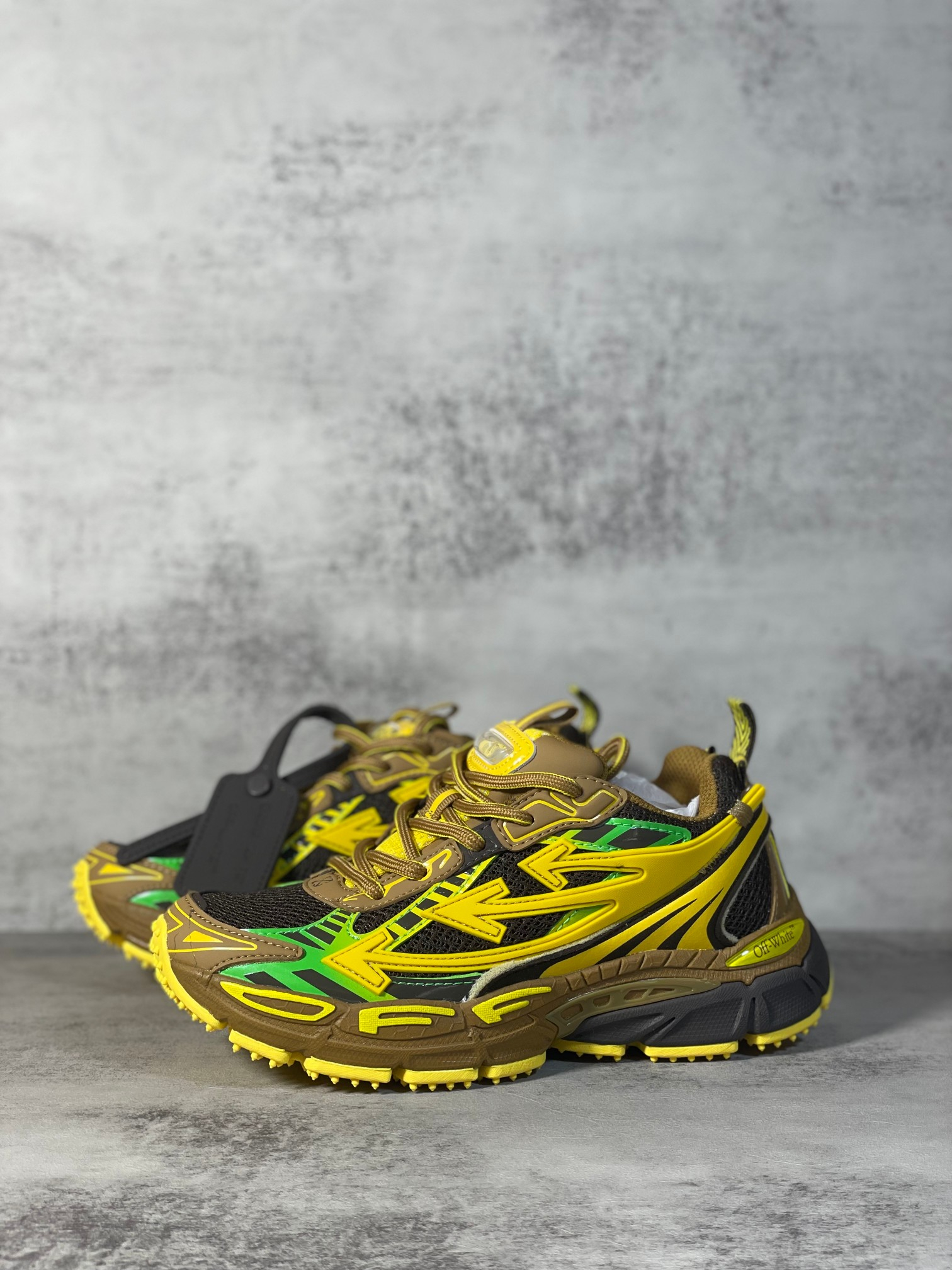 Off-White Be Right Back – Montanamode