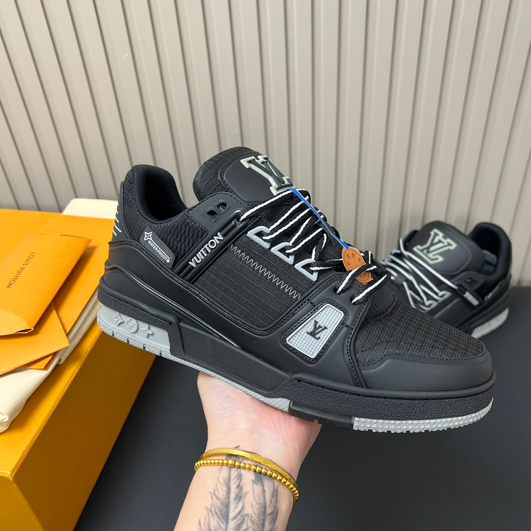 Louis Vuitton Sneakers – Montanamode
